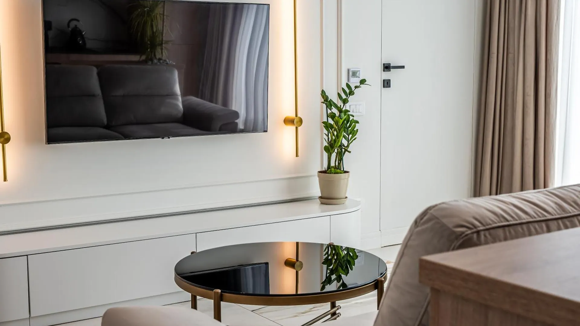 Sky Suite Near Center Bucharest