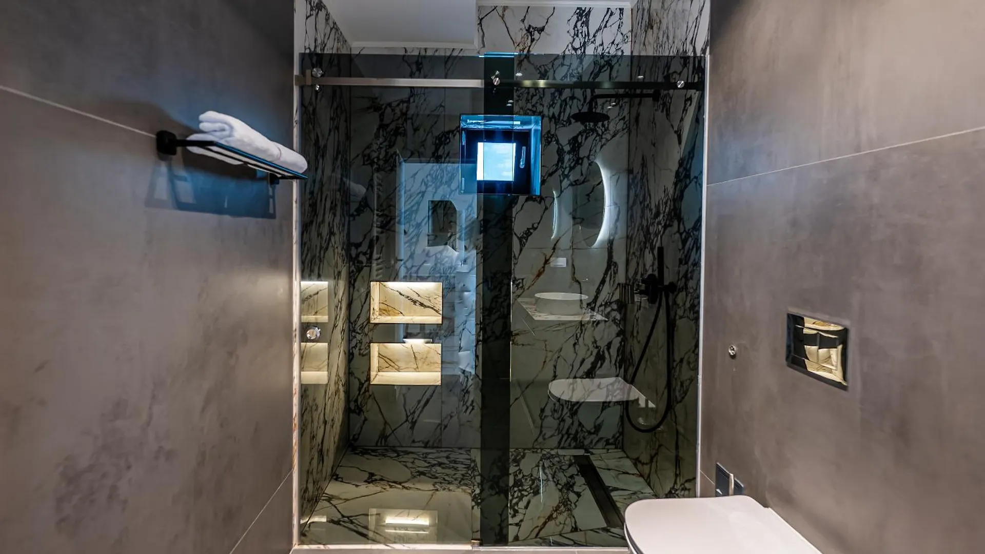 Apartment Sky Suite Near Center Bucharest Romania