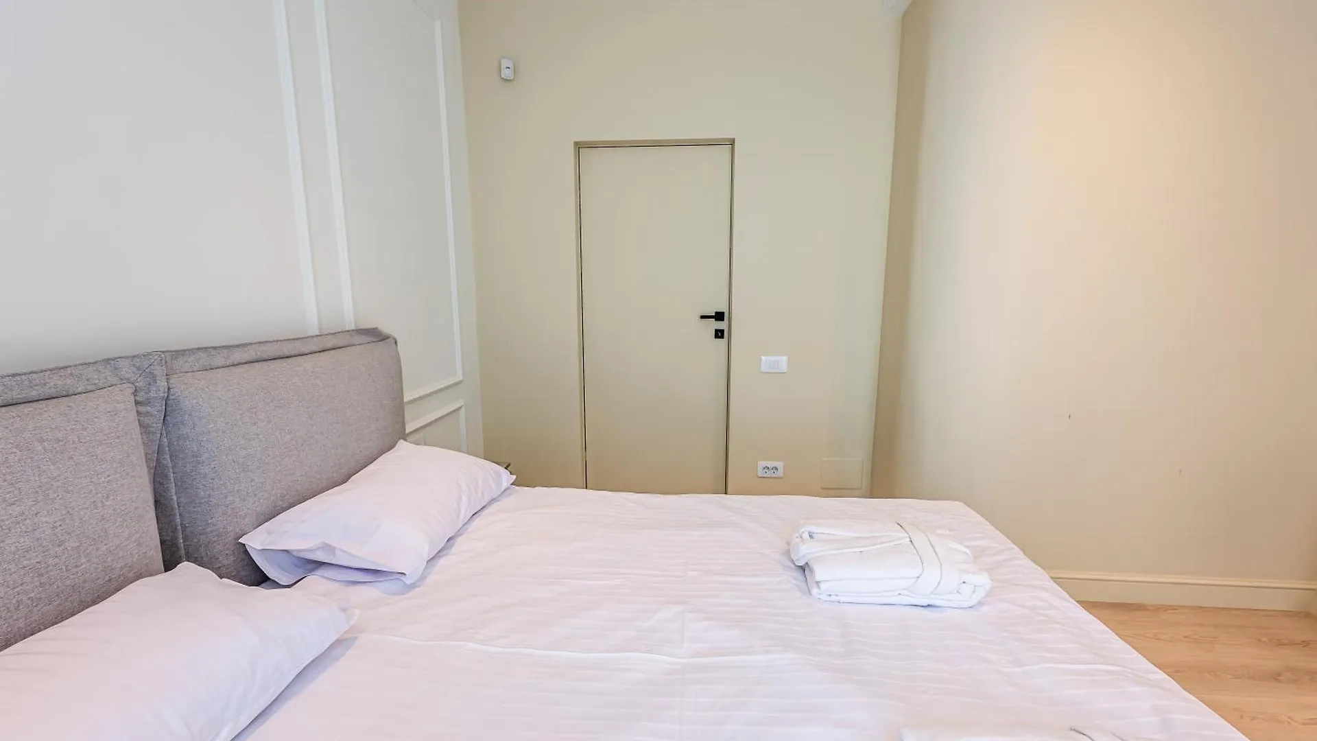 Sky Suite Near Center Bucharest