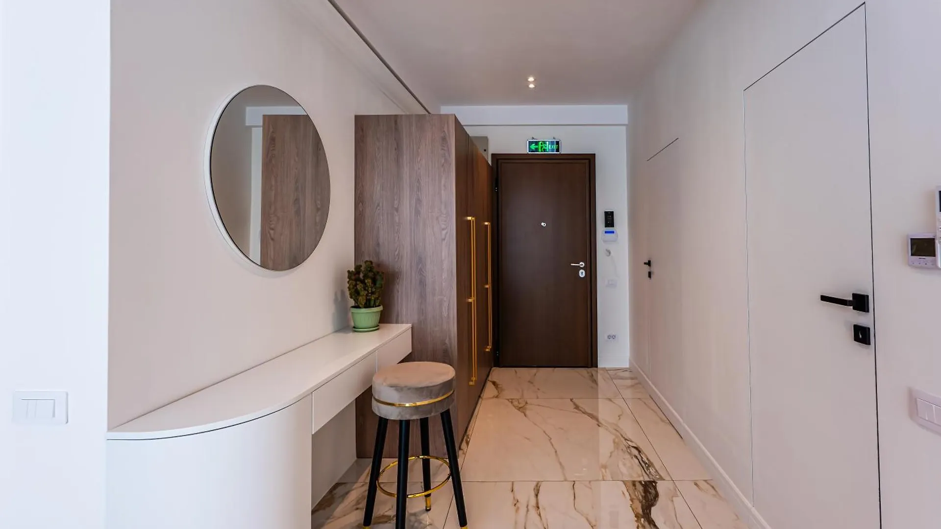 Sky Suite Near Center Bucharest