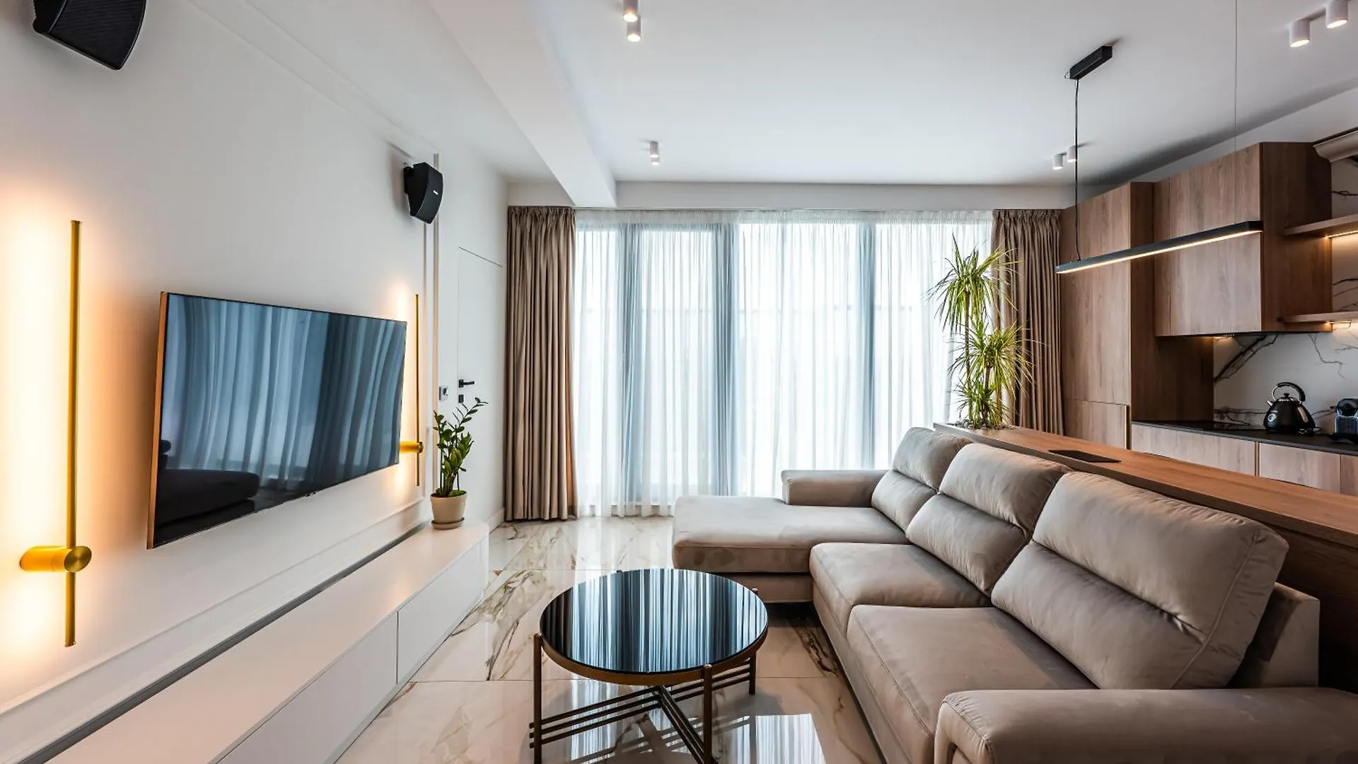 Sky Suite Near Center Bucharest