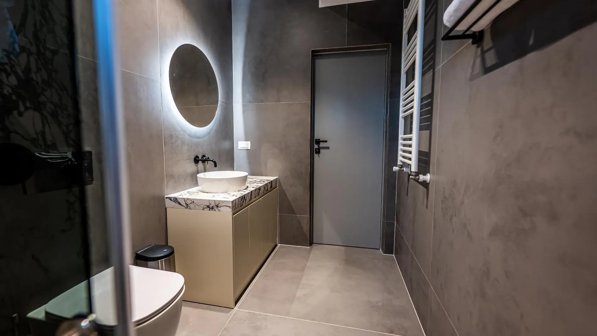 Apartment Sky Suite Near Center Bucharest