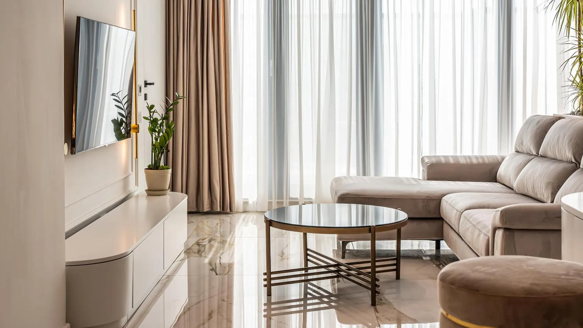 Apartment Sky Suite Near Center Bucharest