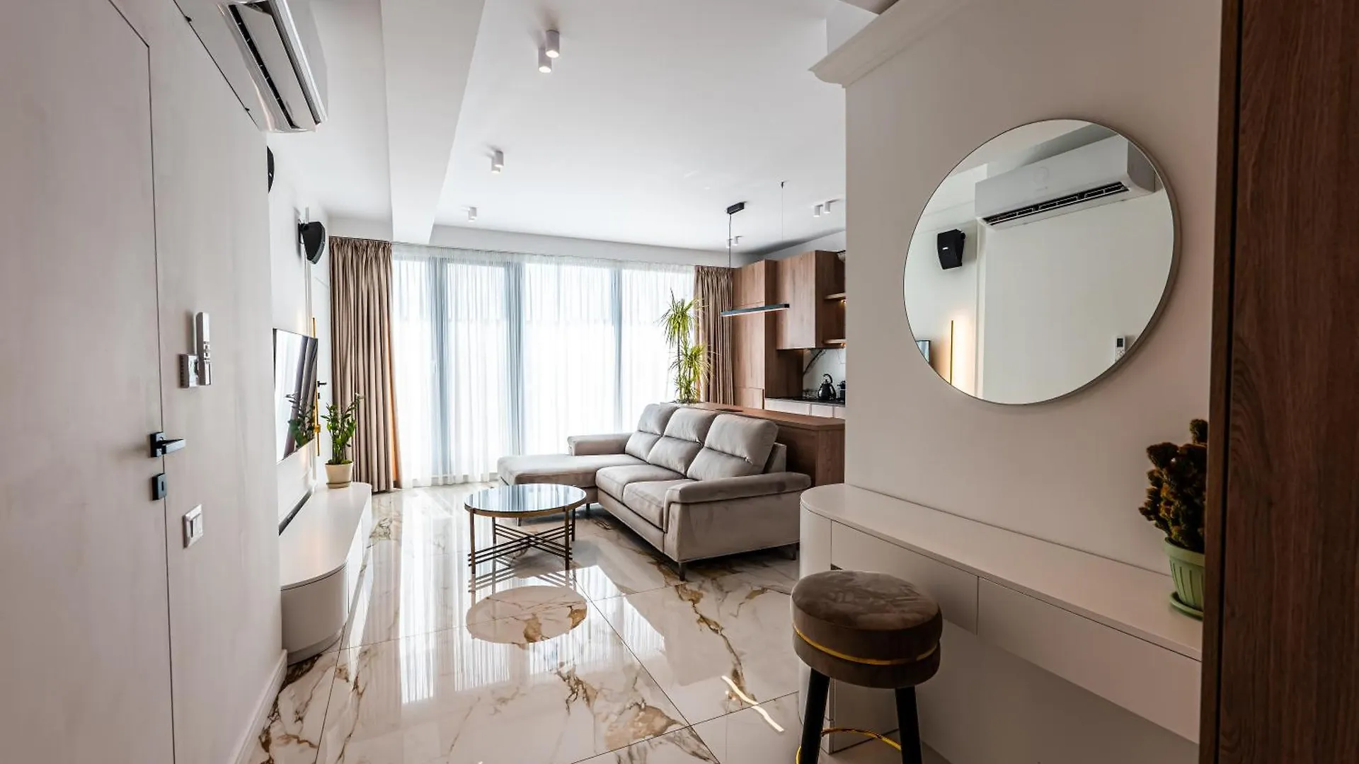 Sky Suite Near Center Bucharest 0*,  Romania