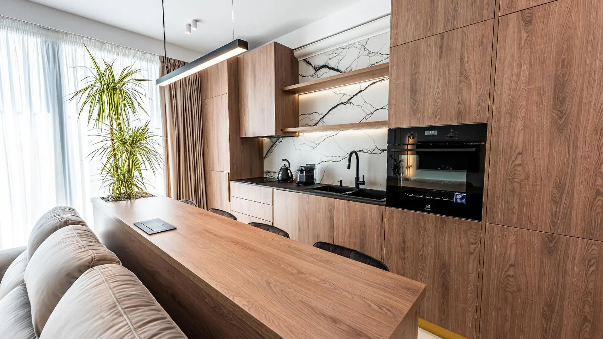 Apartment Sky Suite Near Center Bucharest