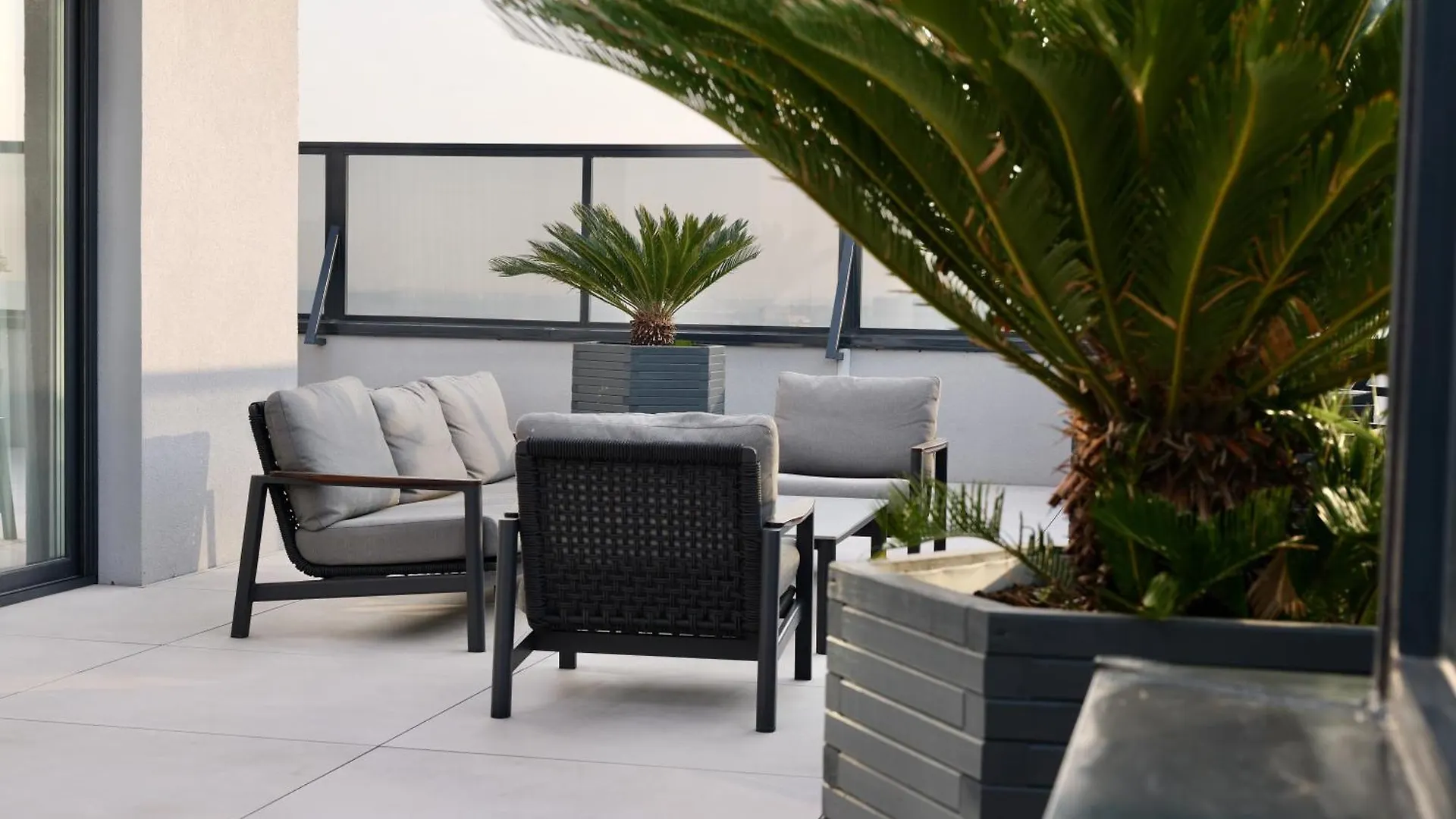 Sky Suite Near Center Bucharest