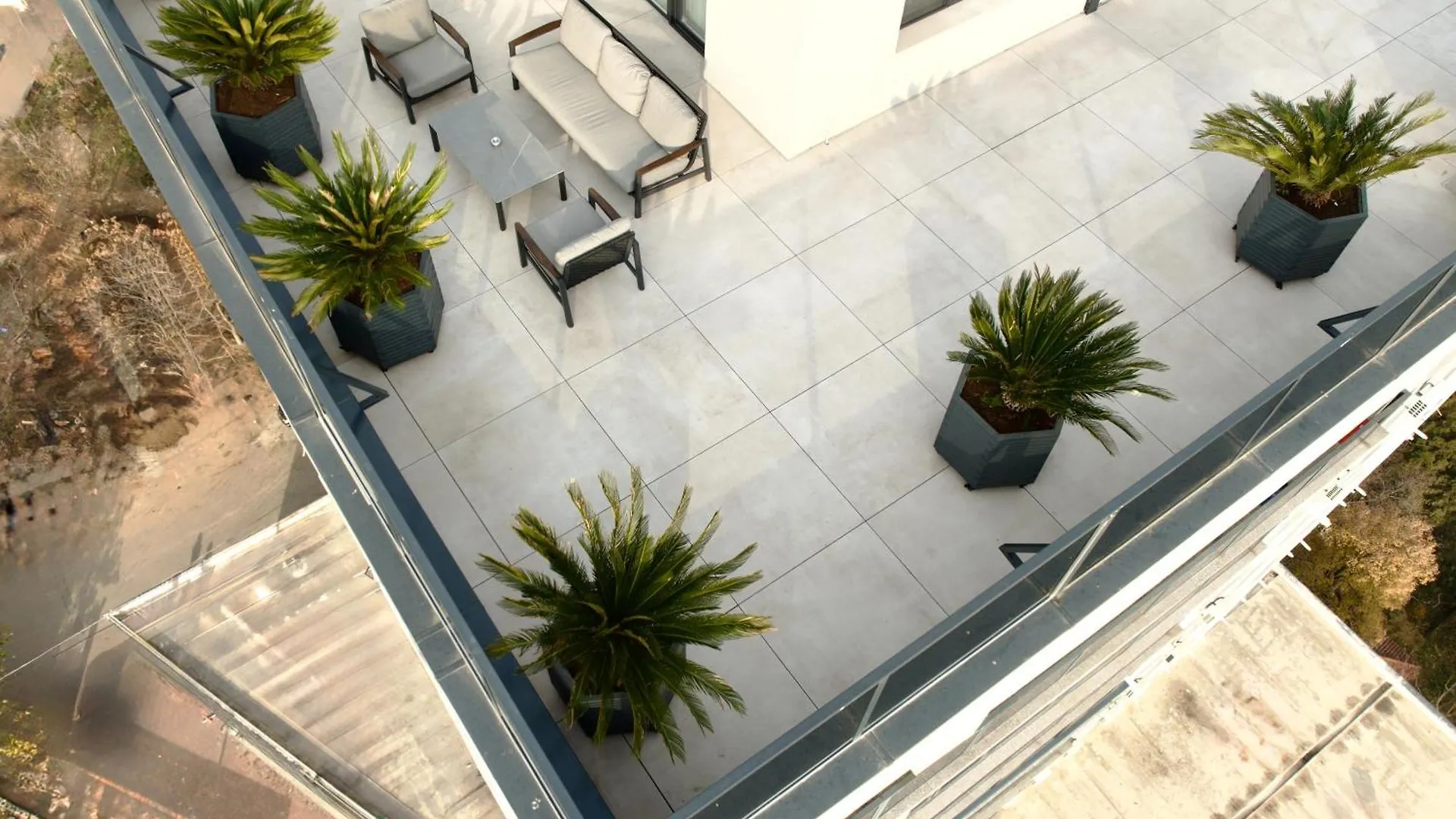 Apartment Sky Suite Near Center Bucharest
