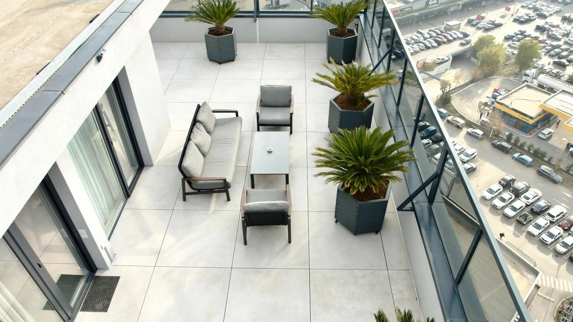 Sky Suite Near Center Бухарест Румыния