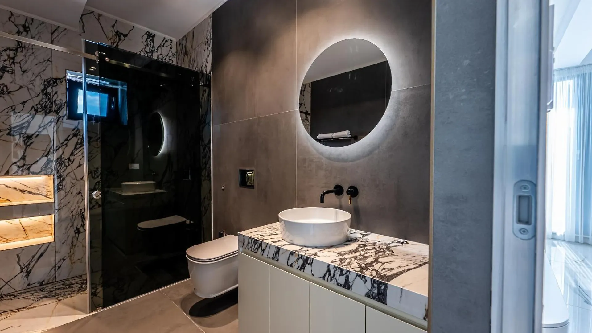 Lejlighed Sky Suite Near Center Bukarest Rumænien