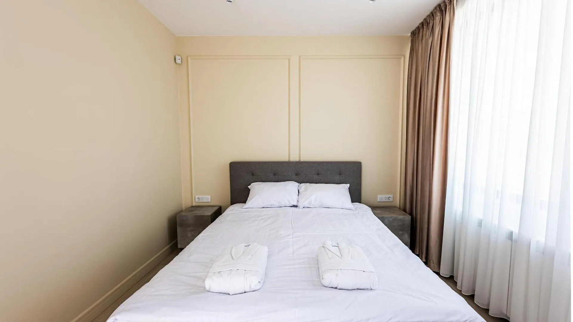 Sky Suite Near Center Bukarest Lejlighed
